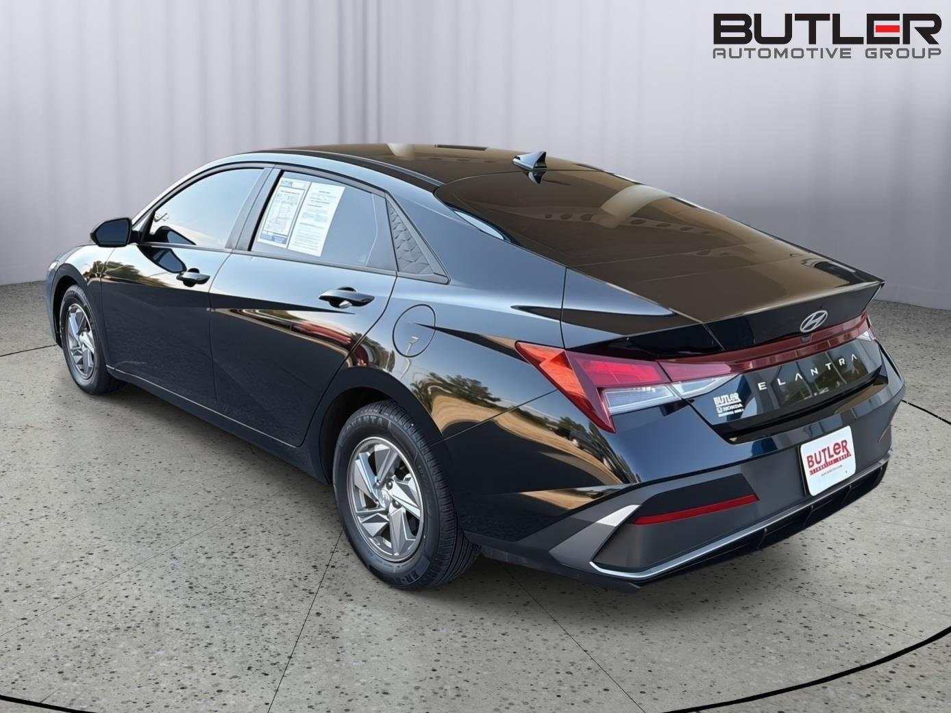 Used 2025 Hyundai Elantra Sedan