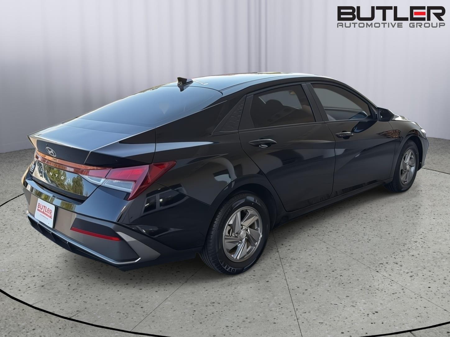 Used 2025 Hyundai Elantra Sedan