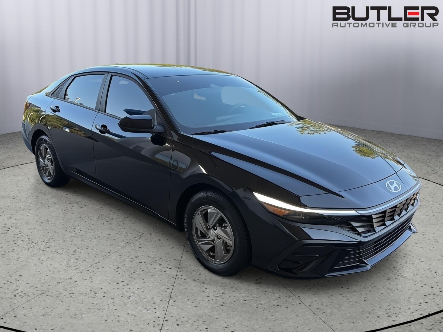 Used 2025 Hyundai Elantra Sedan