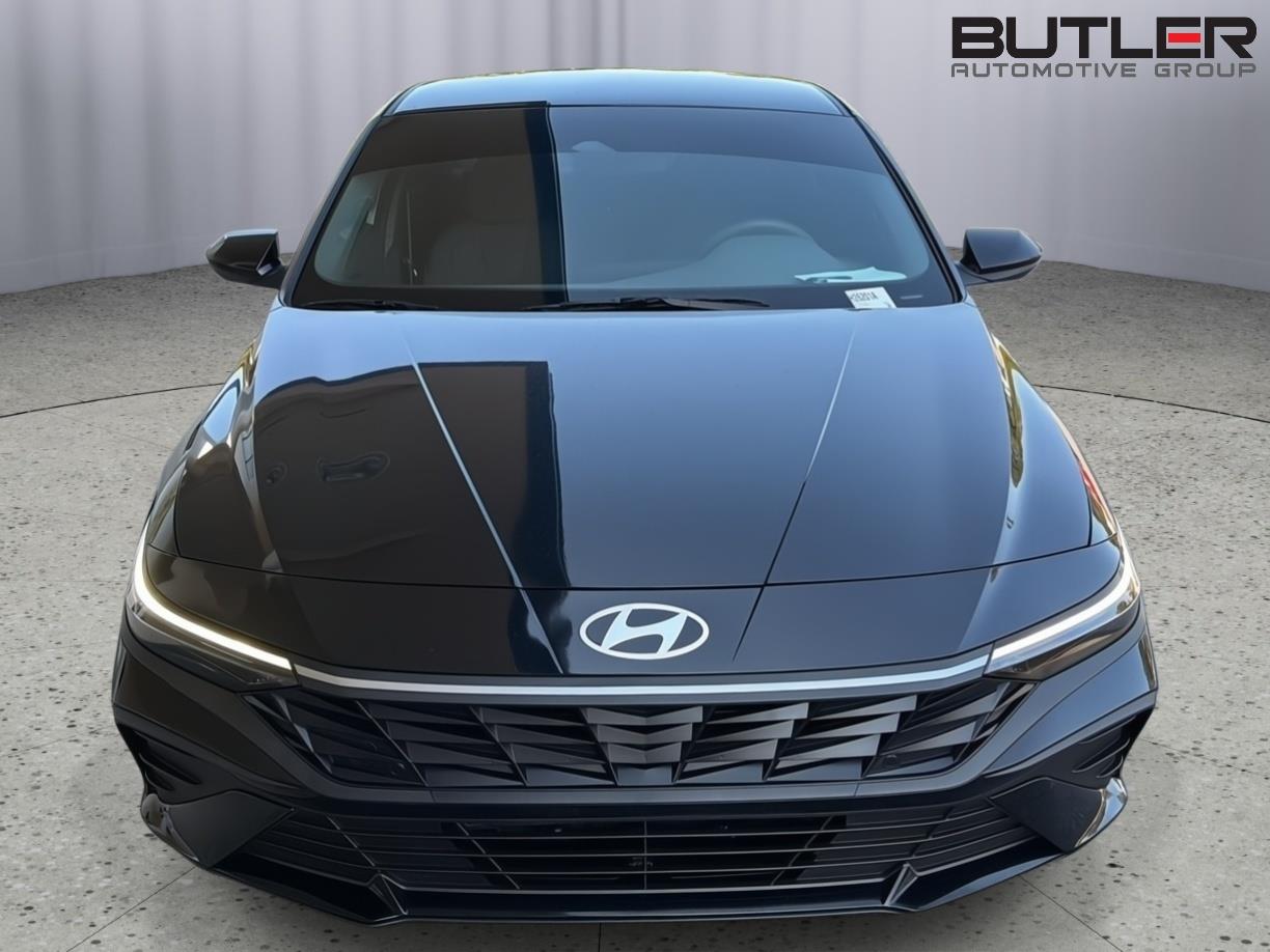 Used 2025 Hyundai Elantra Sedan