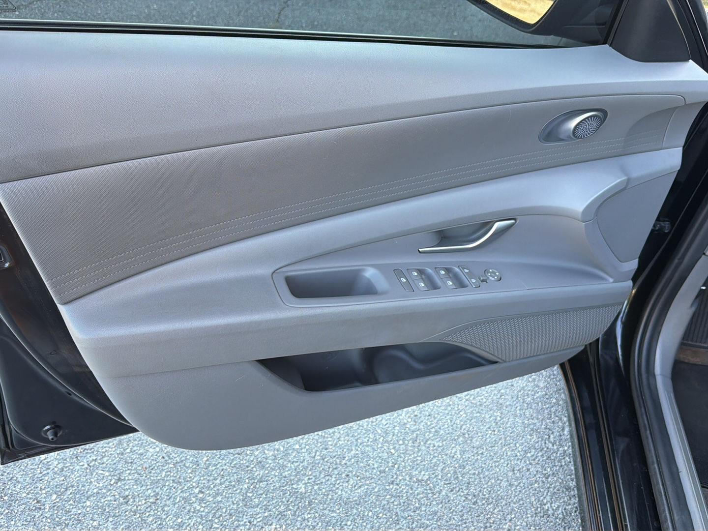 Used 2025 Hyundai Elantra Sedan