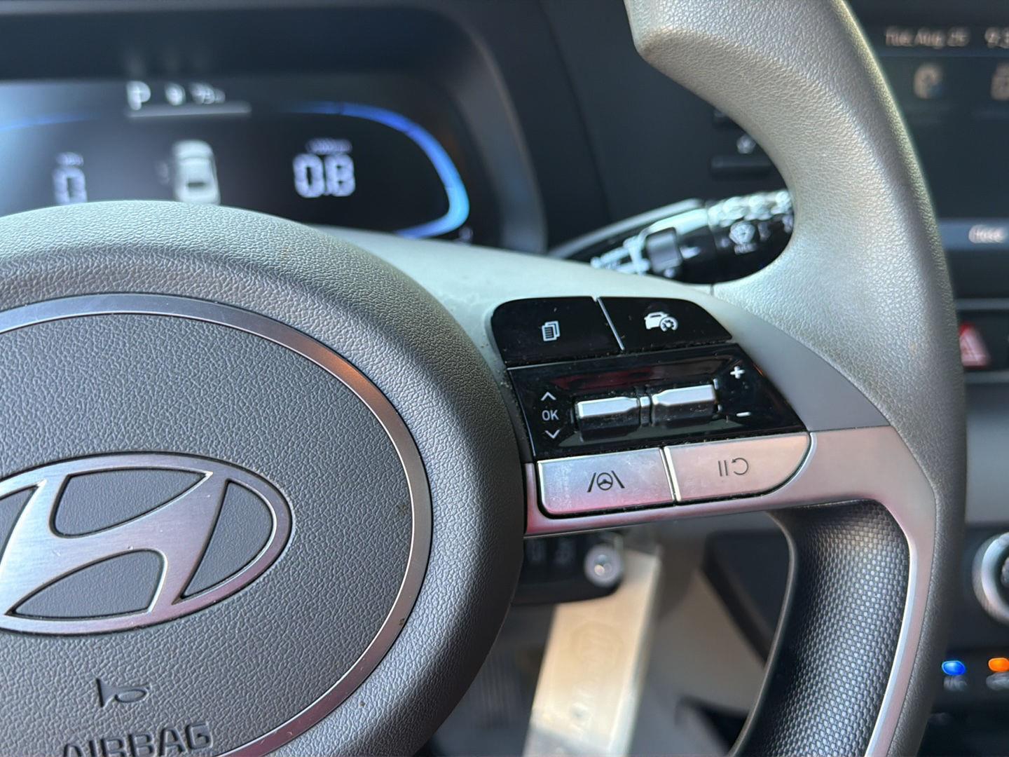 Used 2025 Hyundai Elantra Sedan