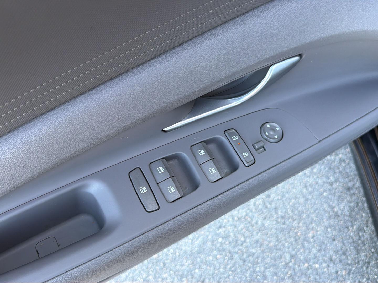 Used 2025 Hyundai Elantra Sedan