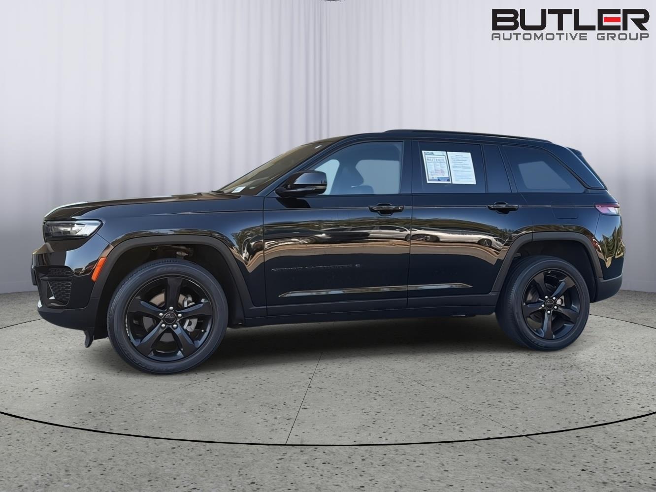Used 2023 Jeep Grand Cherokee SUV