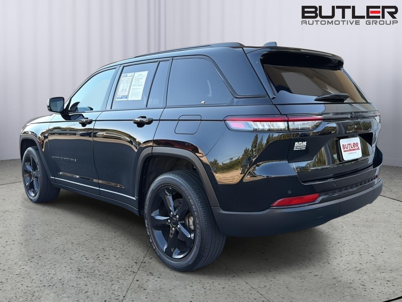 Used 2023 Jeep Grand Cherokee SUV