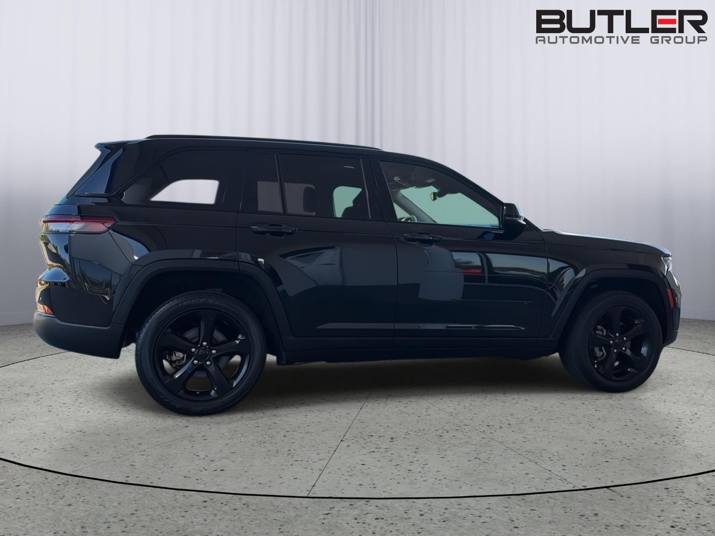 Used 2023 Jeep Grand Cherokee SUV
