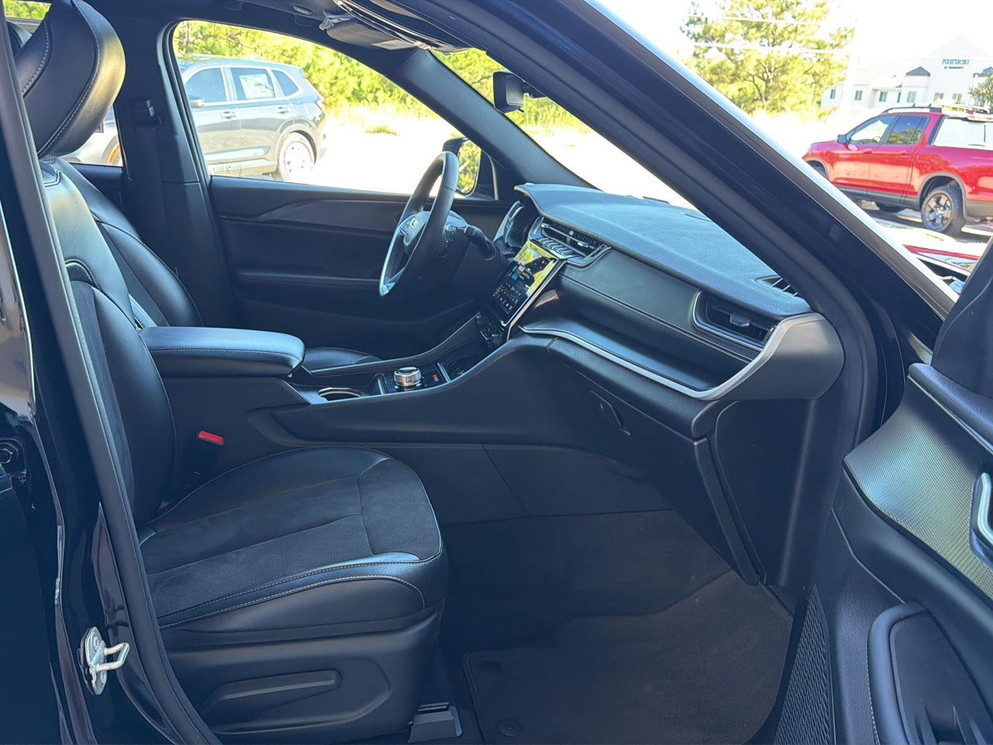 Used 2023 Jeep Grand Cherokee SUV