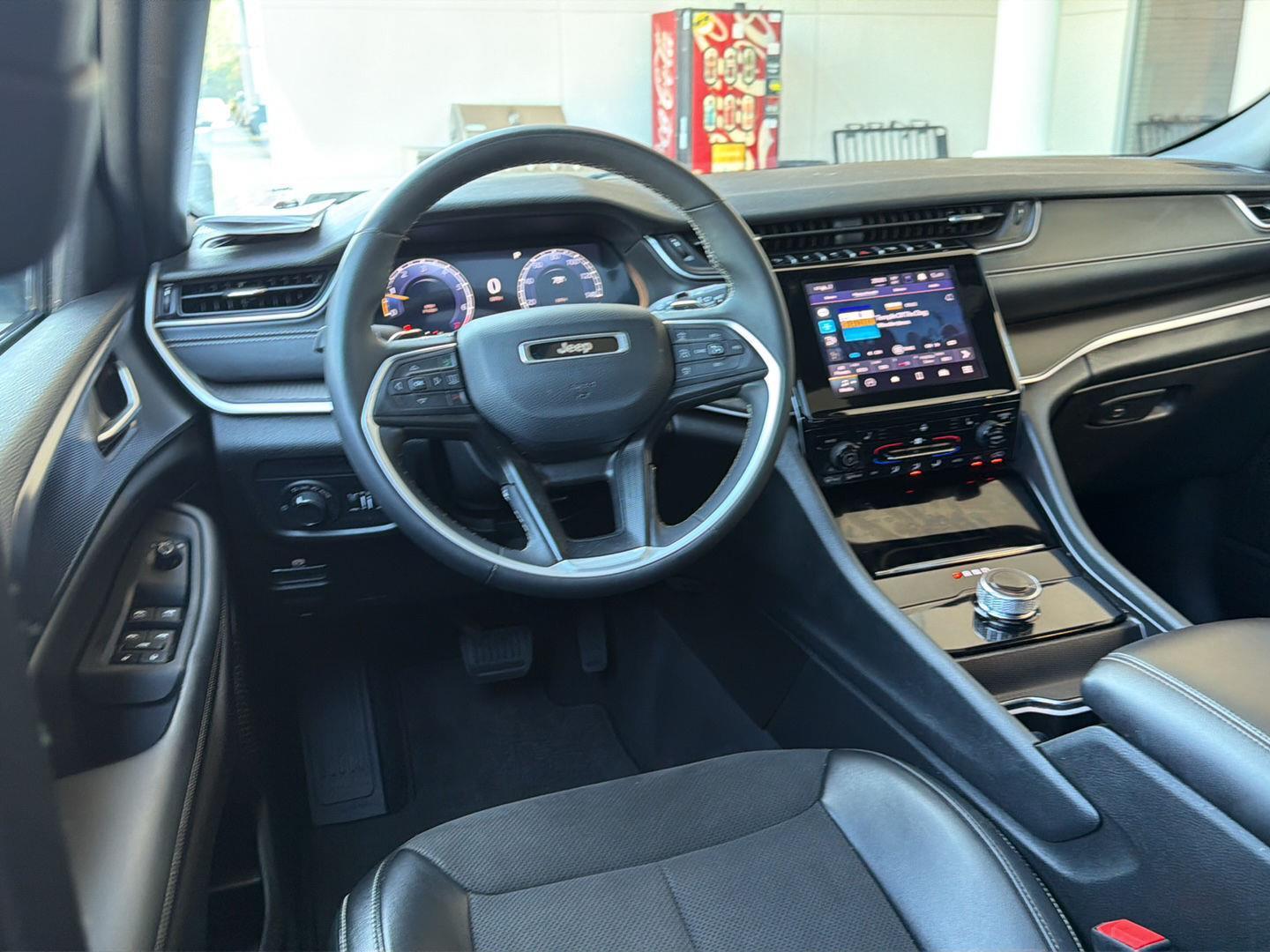Used 2023 Jeep Grand Cherokee SUV