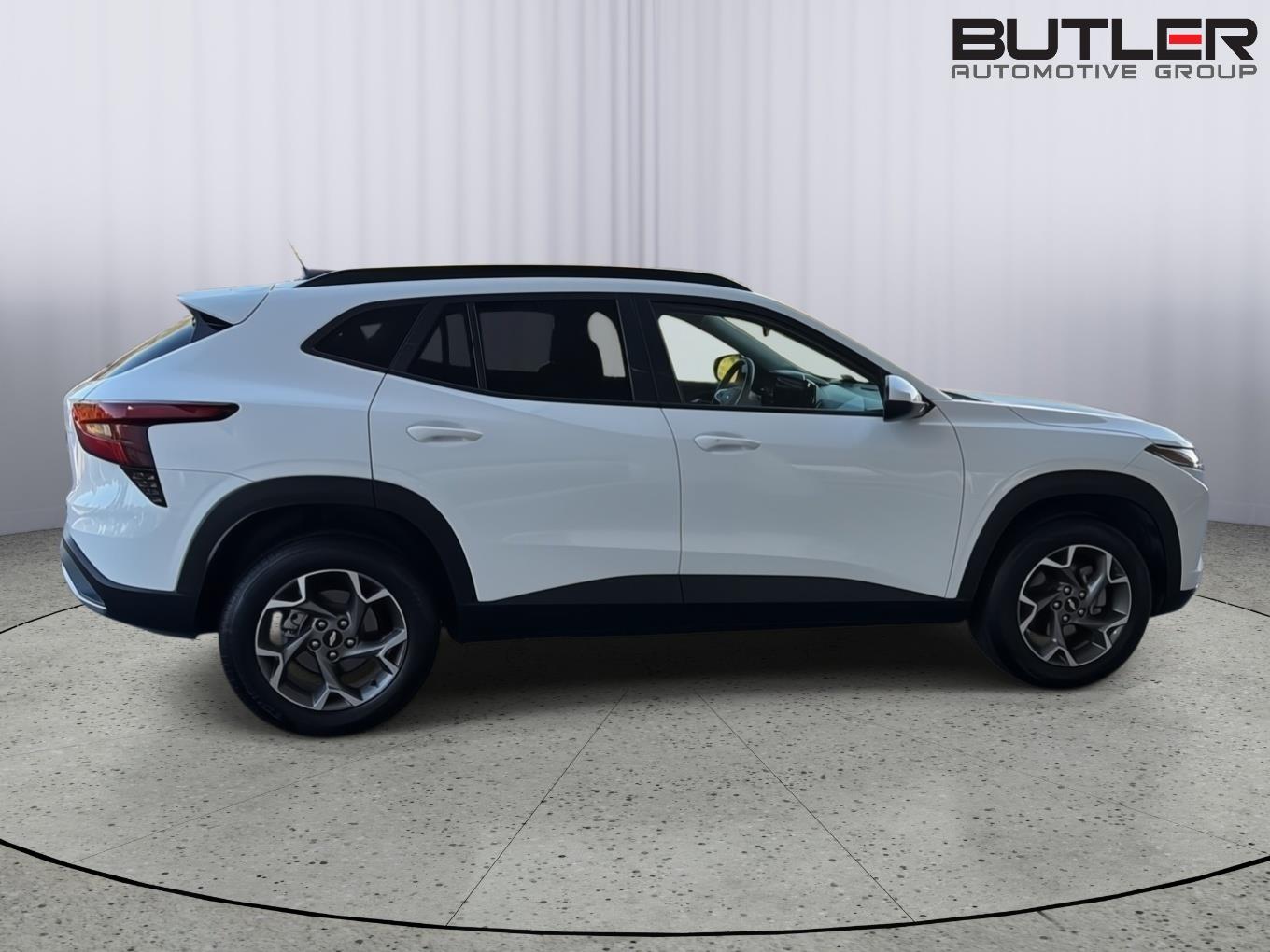 Used 2025 Chevrolet Trax SUV