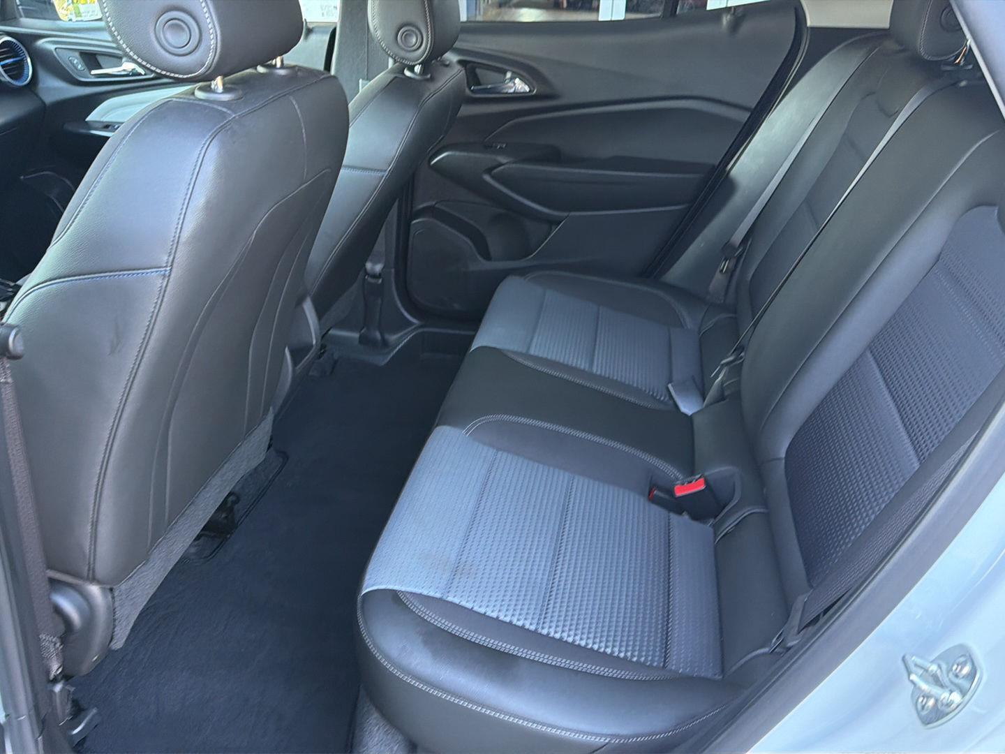 Used 2025 Chevrolet Trax SUV