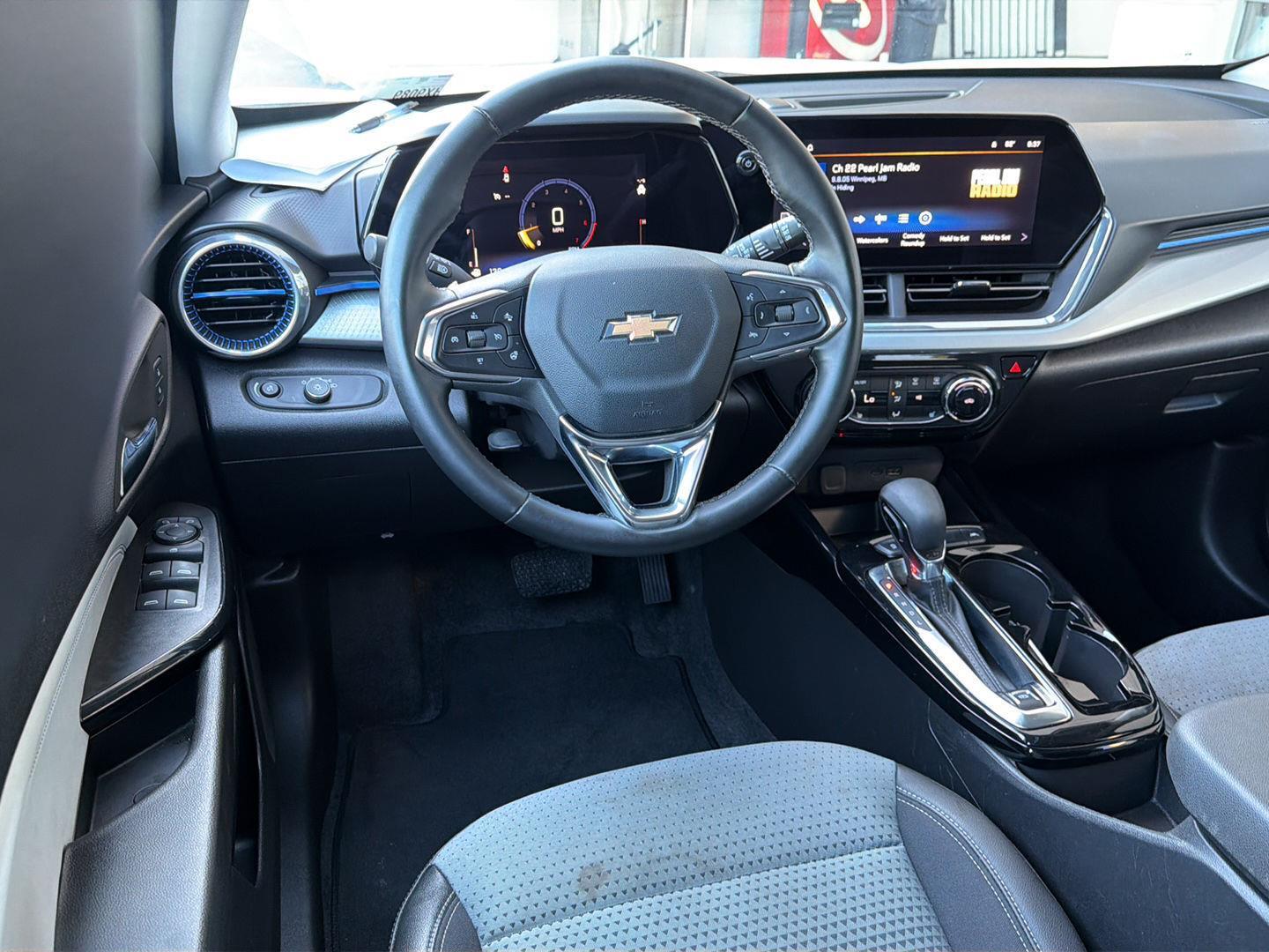 Used 2025 Chevrolet Trax SUV