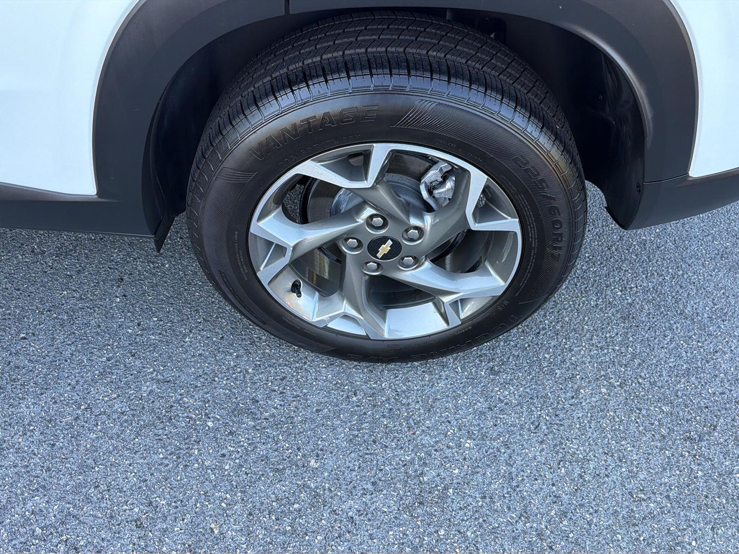 Used 2025 Chevrolet Trax SUV