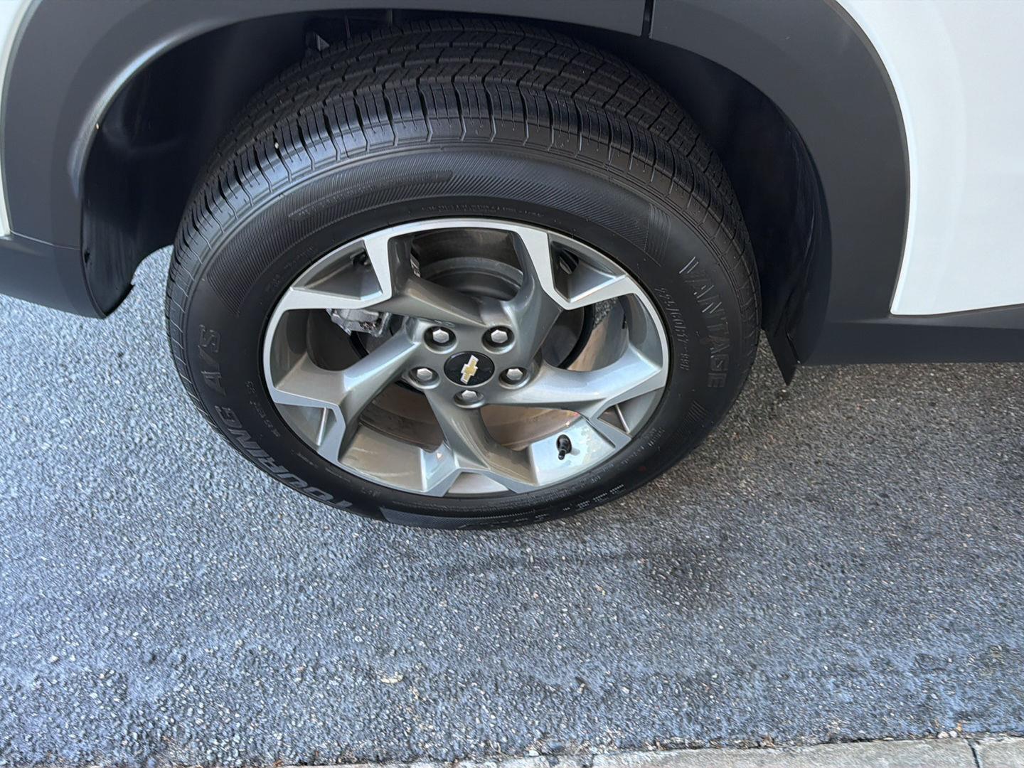 Used 2025 Chevrolet Trax SUV
