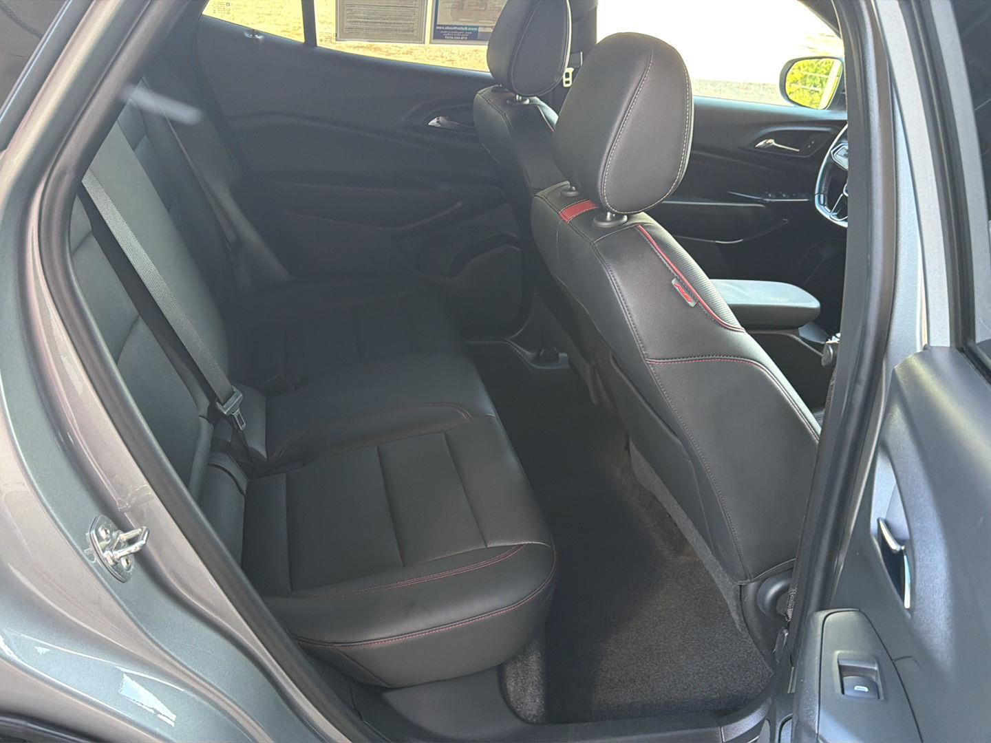Used 2025 Chevrolet Trax SUV