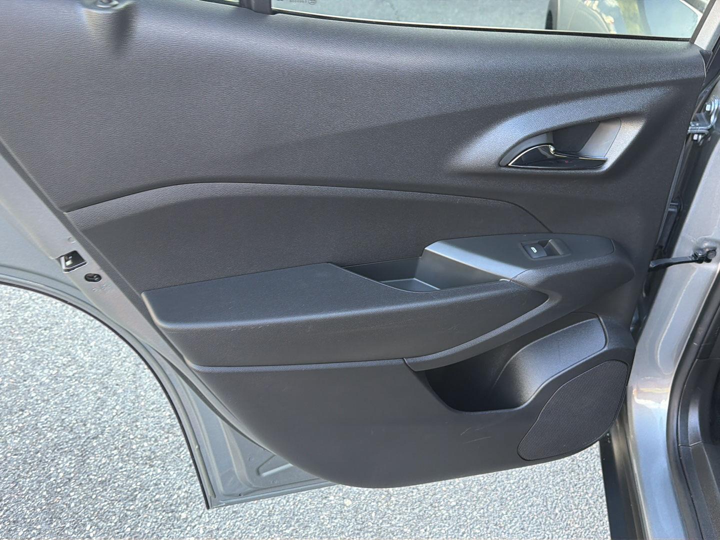 Used 2025 Chevrolet Trax SUV