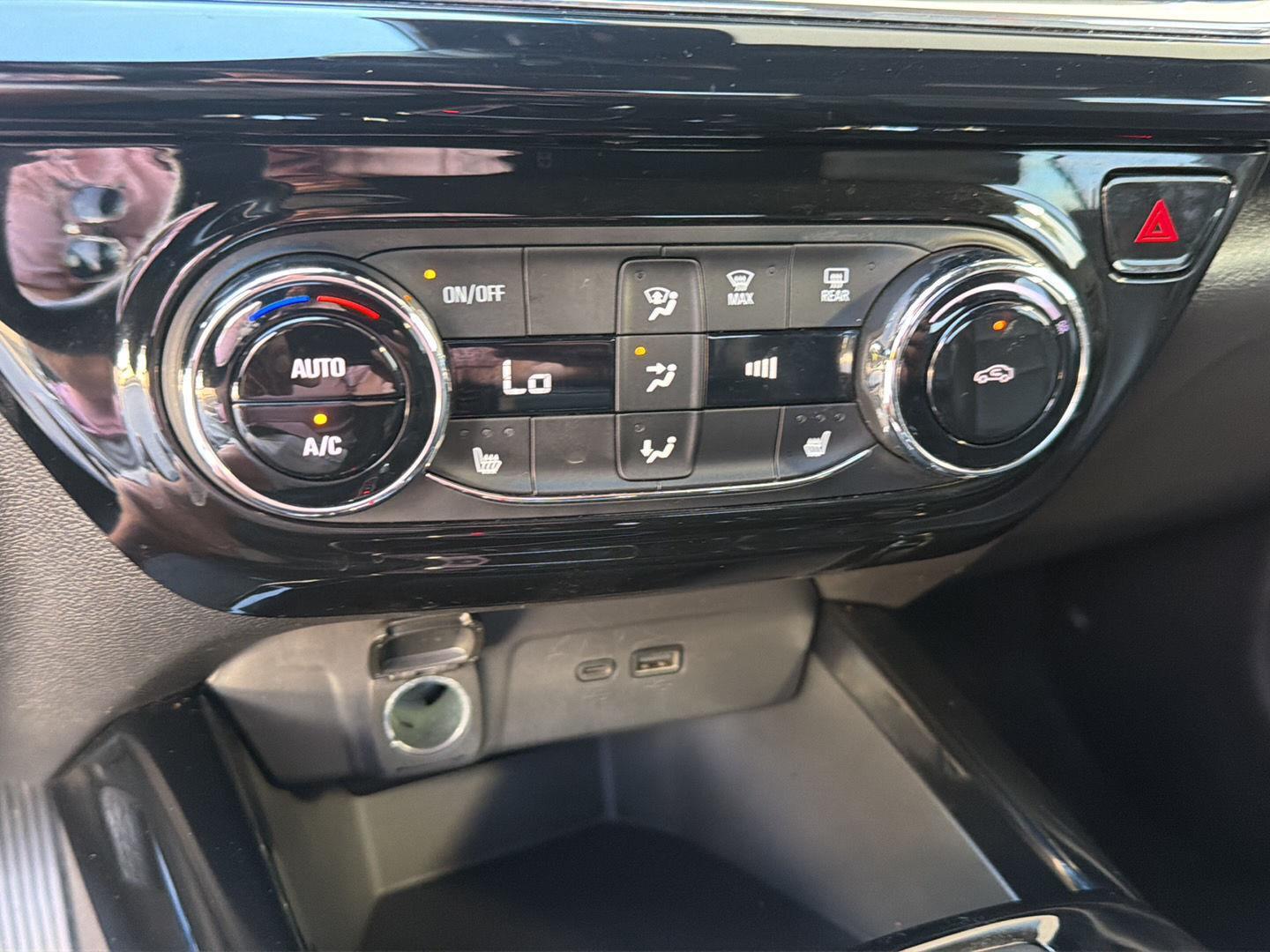 Used 2025 Chevrolet Trax SUV