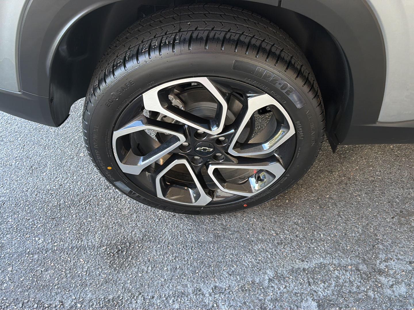 Used 2025 Chevrolet Trax SUV