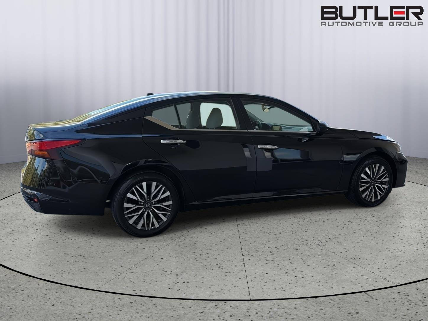 Used 2025 Nissan Altima Sedan