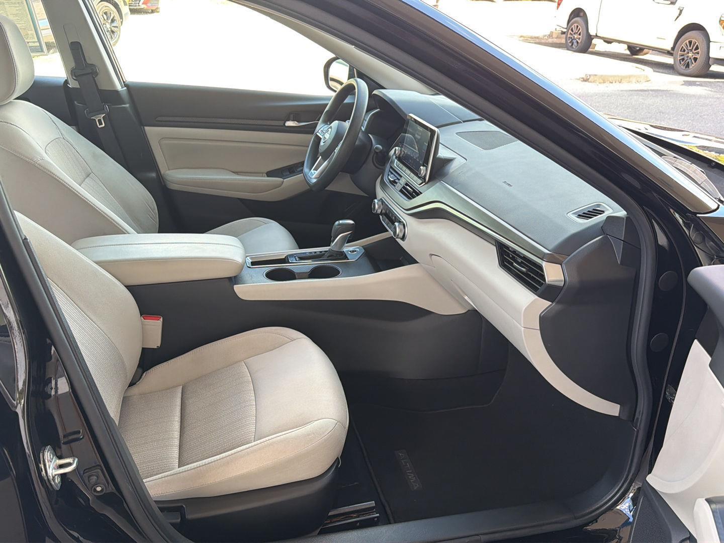 Used 2025 Nissan Altima Sedan
