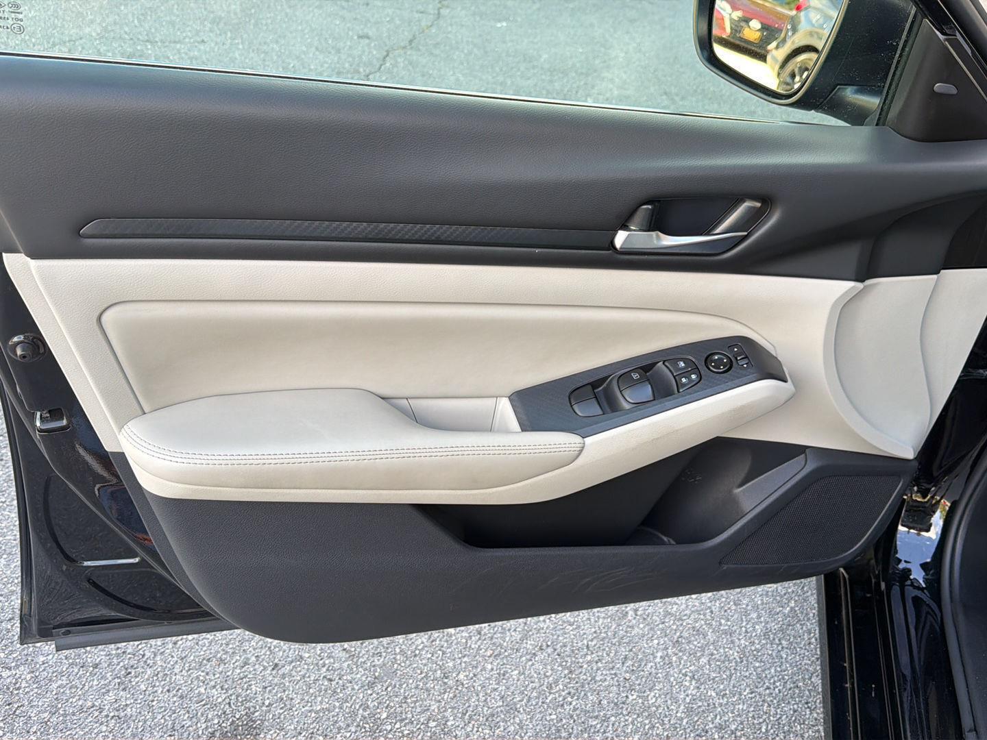 Used 2025 Nissan Altima Sedan