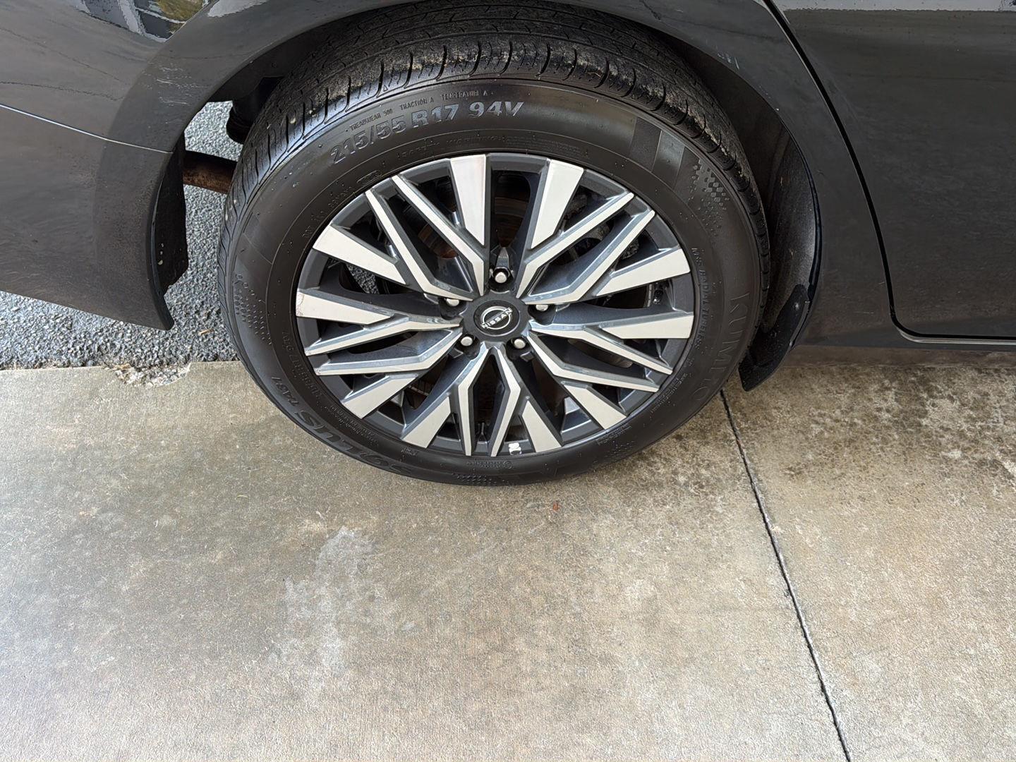 Used 2025 Nissan Altima Sedan