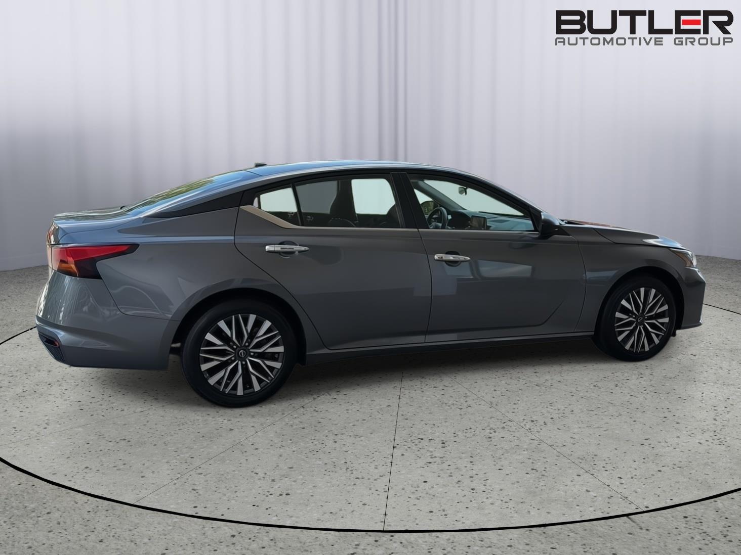 Used 2025 Nissan Altima Sedan