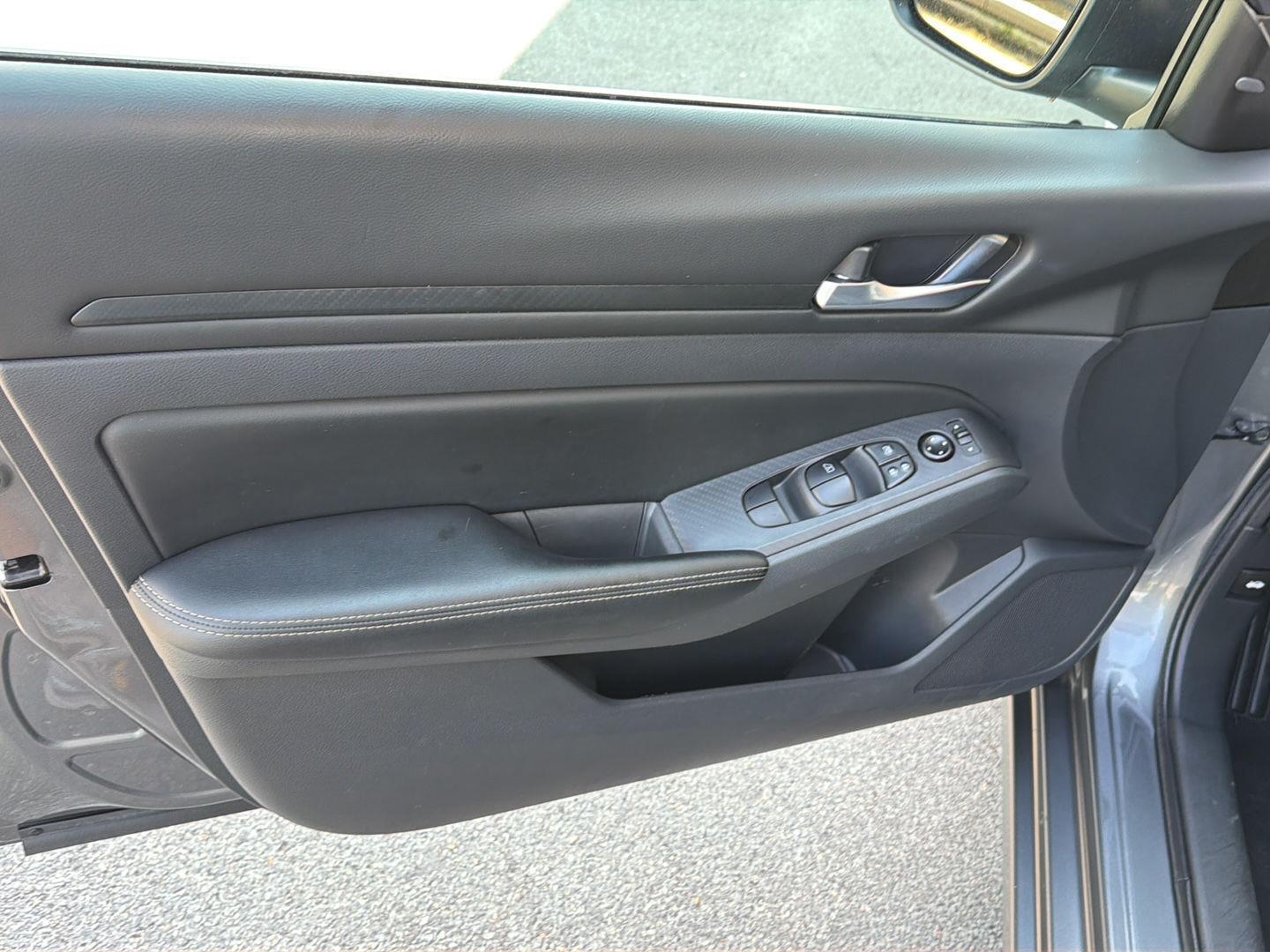 Used 2025 Nissan Altima Sedan
