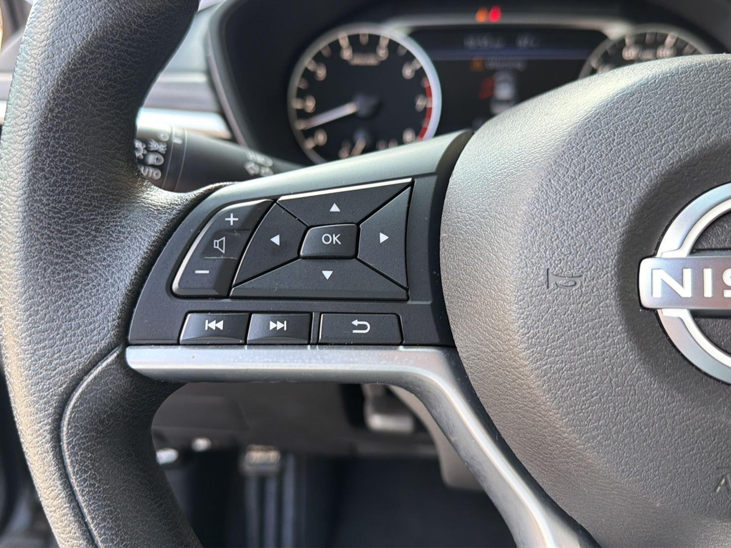 Used 2025 Nissan Altima Sedan