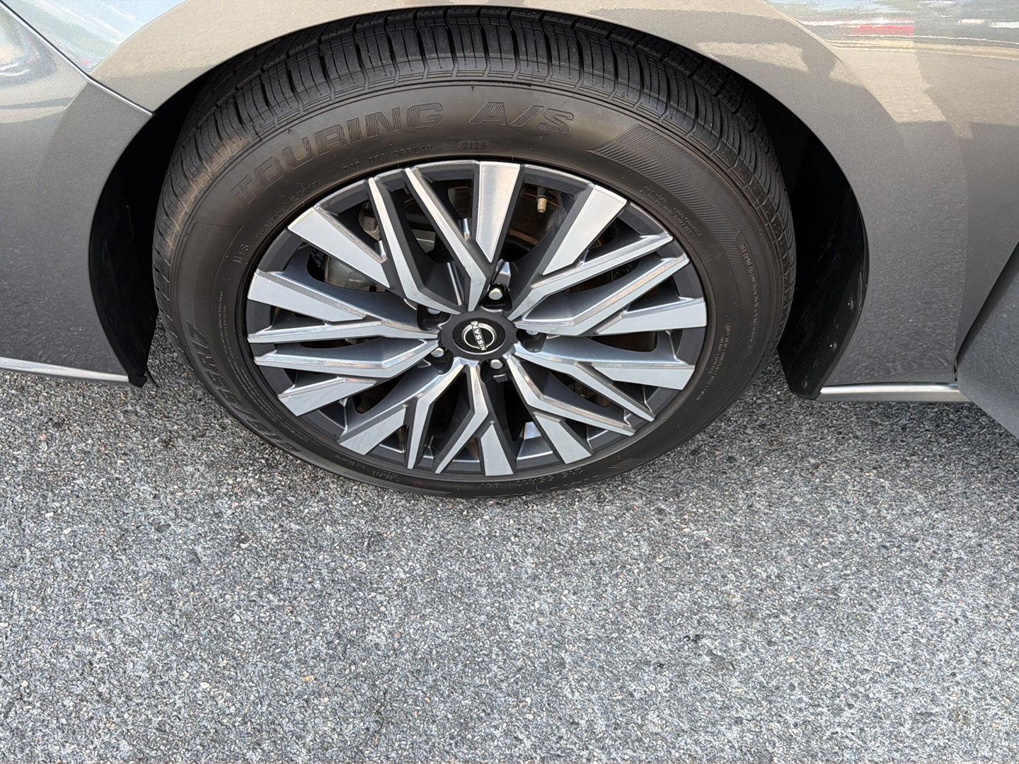Used 2025 Nissan Altima Sedan