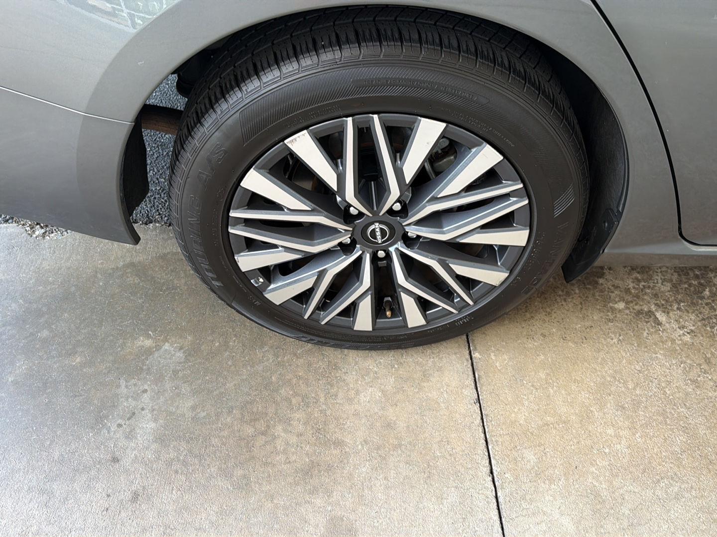 Used 2025 Nissan Altima Sedan