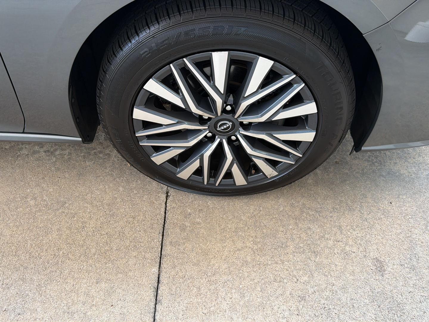 Used 2025 Nissan Altima Sedan