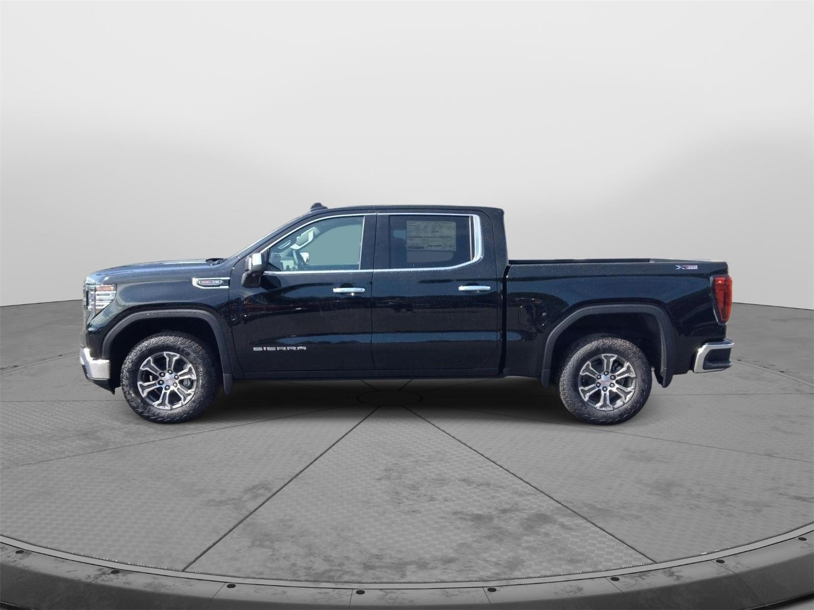 2026 GMC Sierra 1500 SLT - 4
