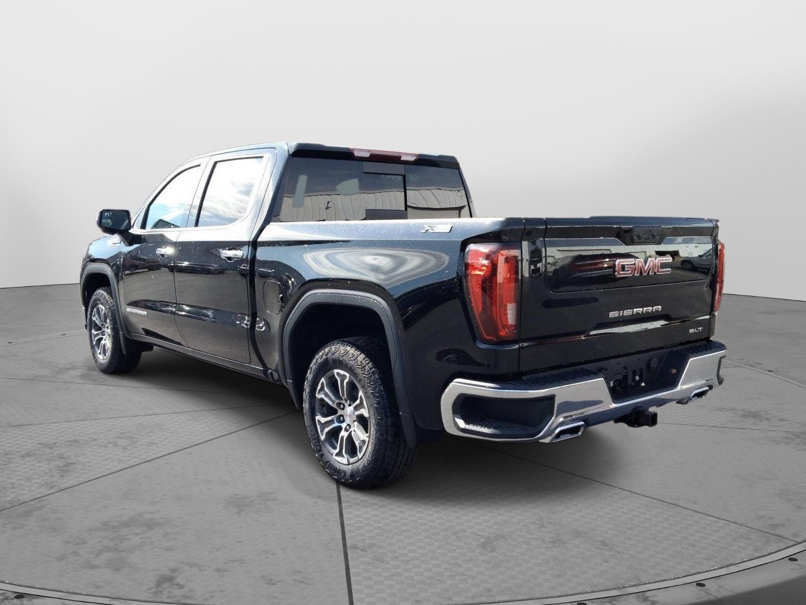 2026 GMC Sierra 1500 SLT - 5