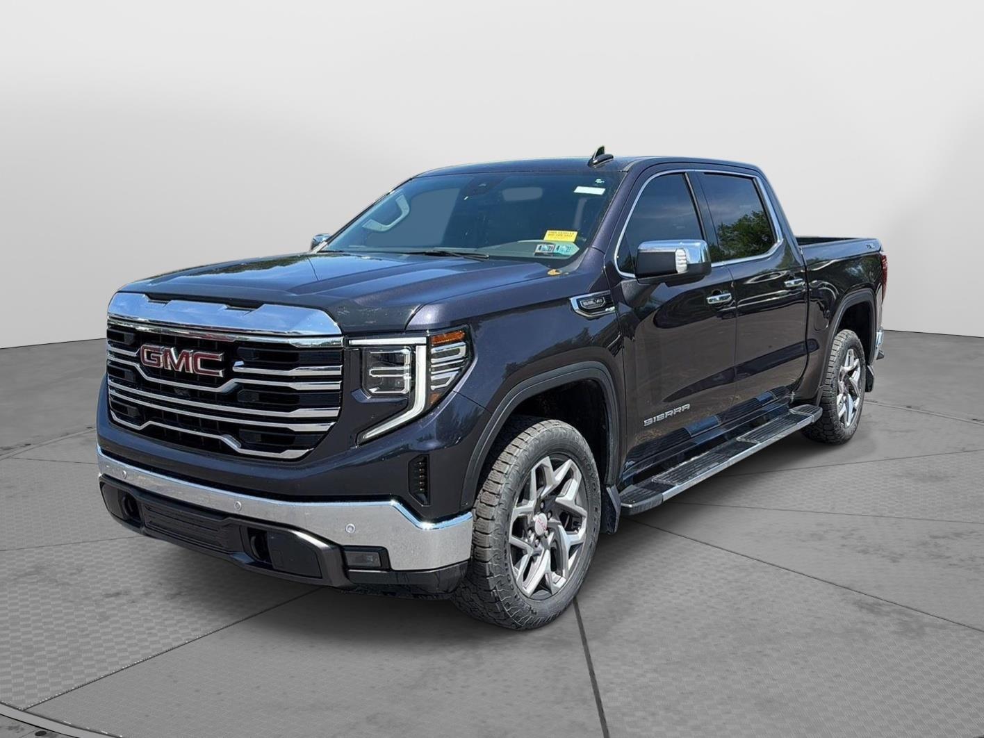2022 GMC Sierra 1500 SLT - 0