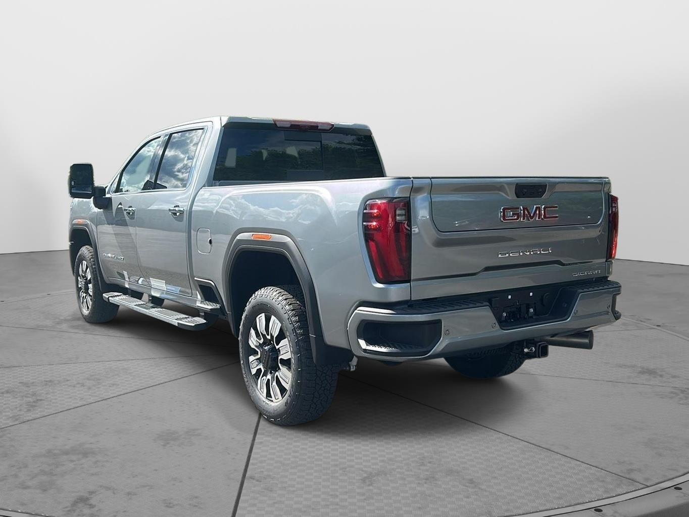 2026 GMC Sierra 2500HD Denali - 8