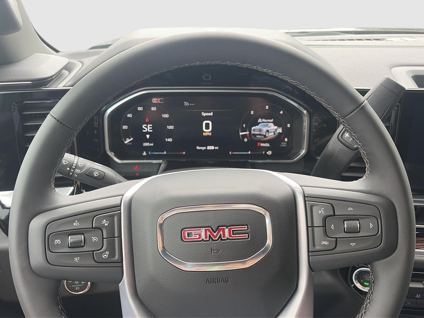 2026 GMC Sierra 1500 Elevation - 11