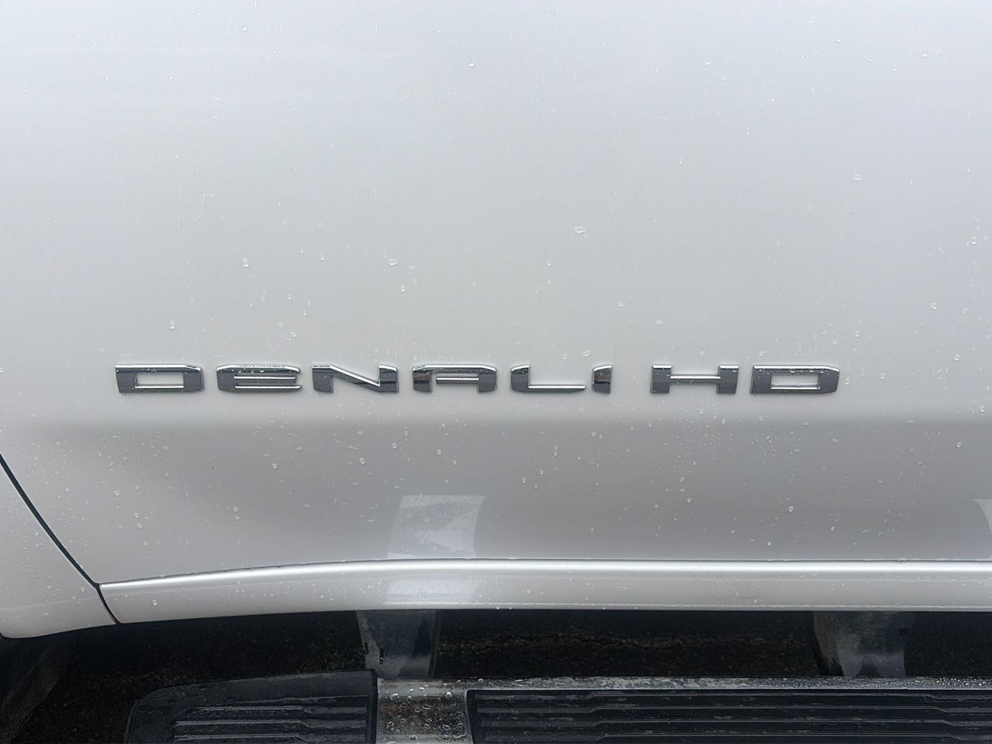 2022 GMC Sierra 2500HD Denali - 10