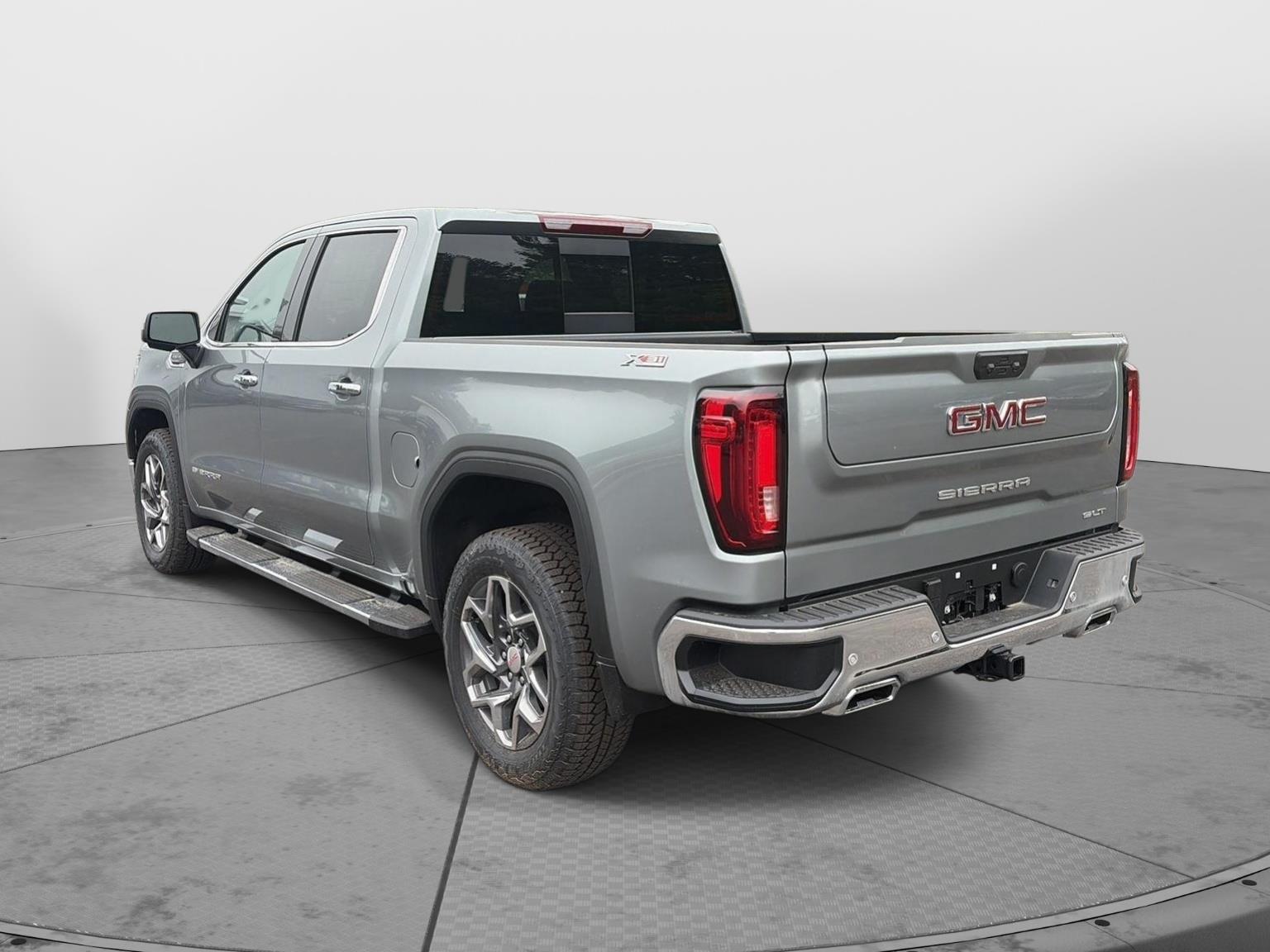 2026 GMC Sierra 1500 SLT - 8