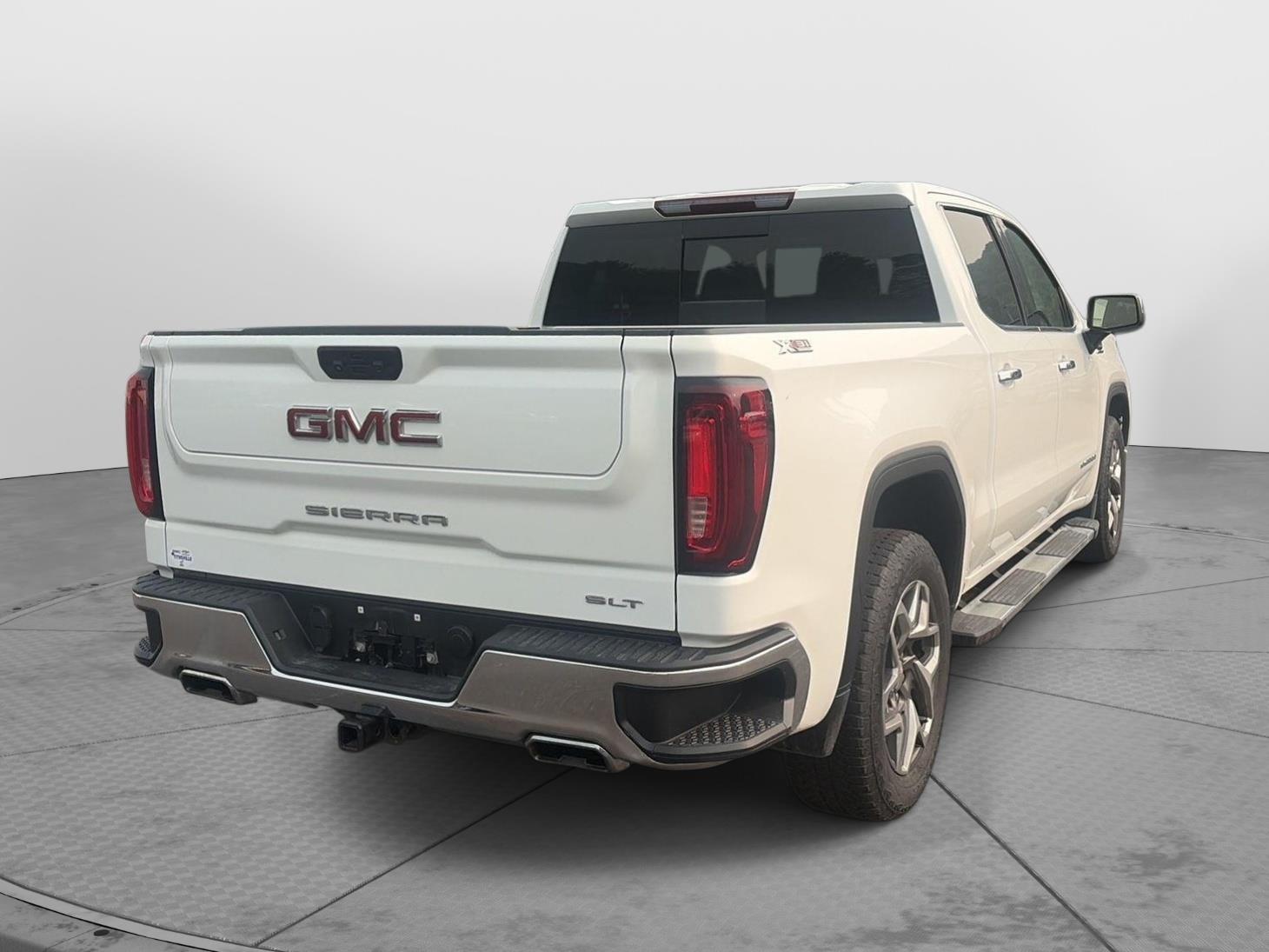 2023 GMC Sierra 1500 SLT - 4