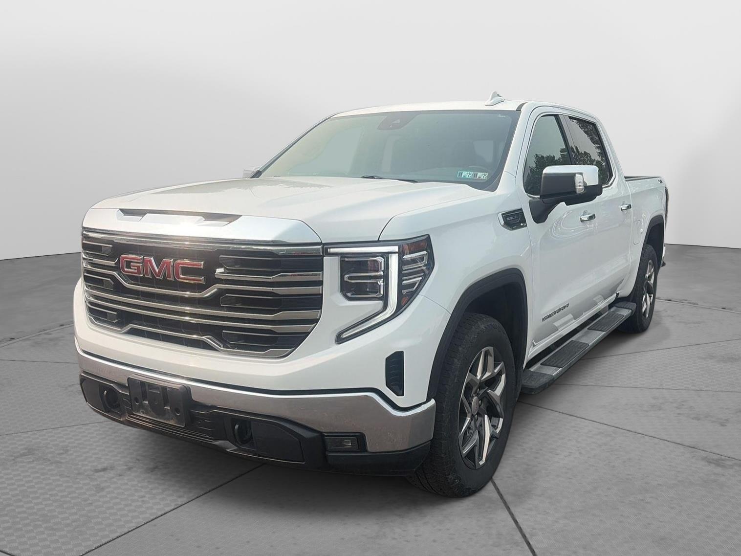 2023 GMC Sierra 1500 SLT - 0