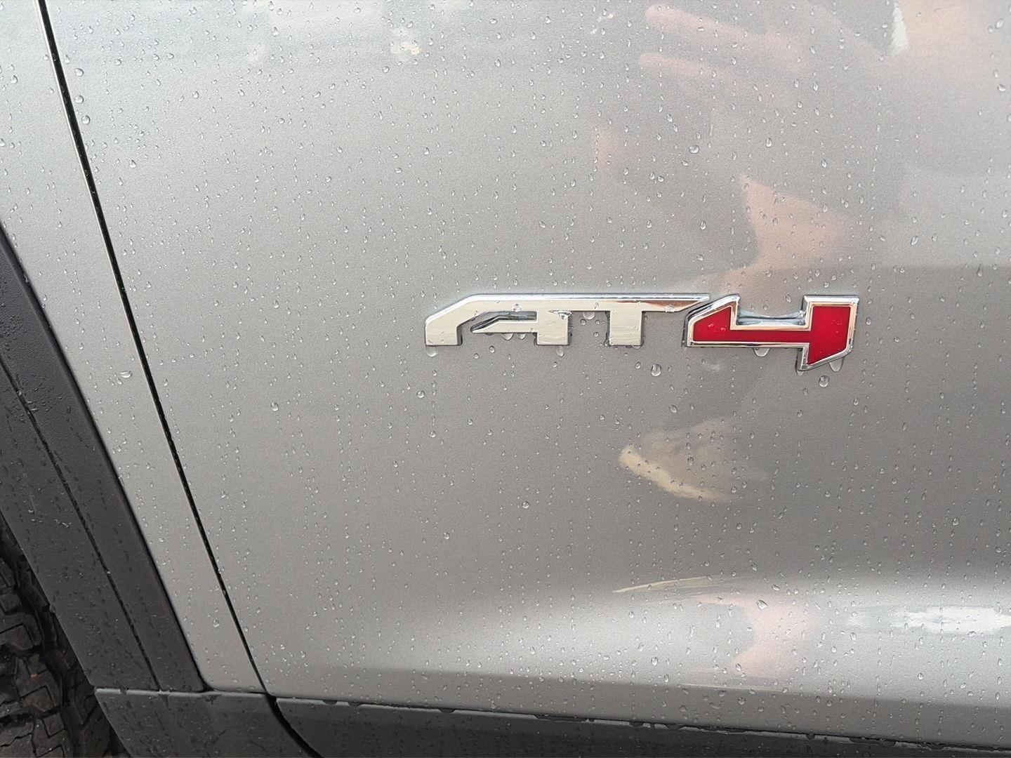 2026 GMC Acadia AWD AT4 - 11