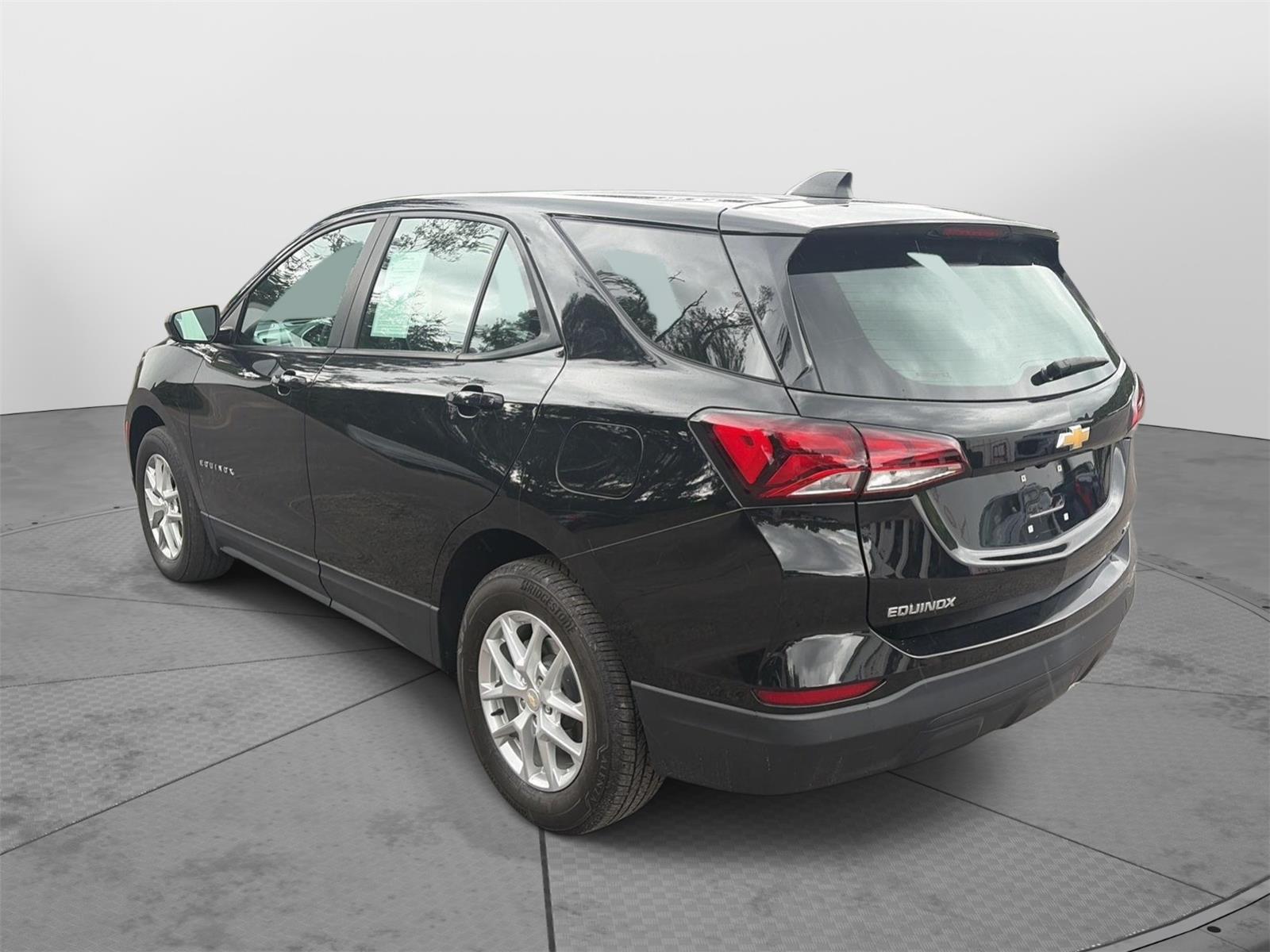 2023 Chevrolet Equinox photo 6 of 35