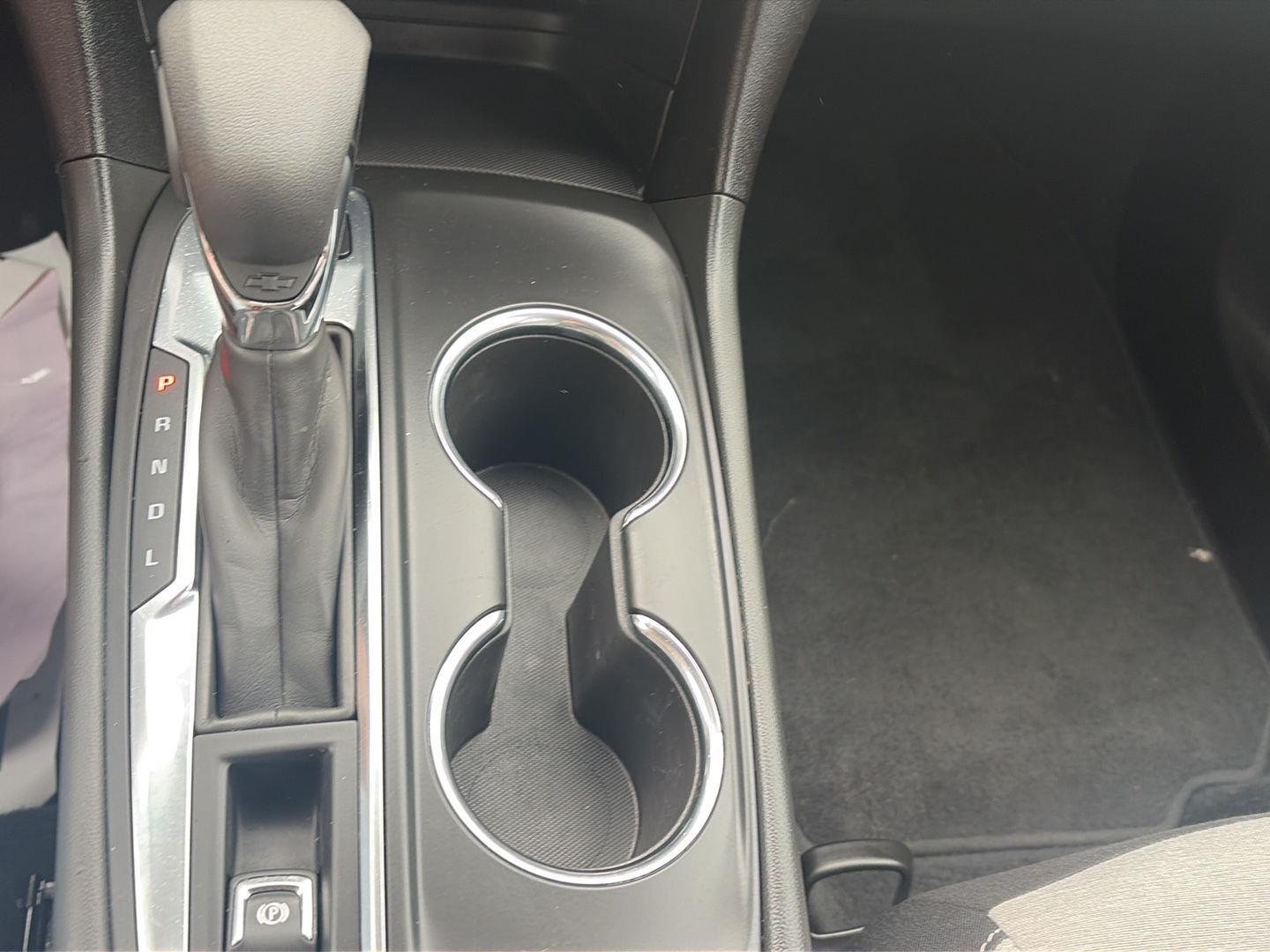 2023 Chevrolet Equinox photo 25 of 35