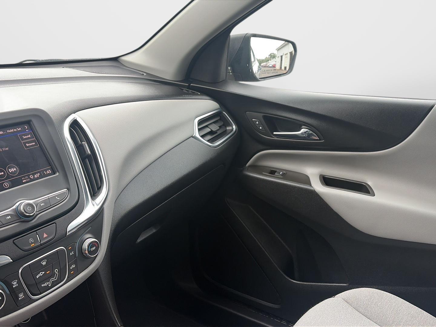 2023 Chevrolet Equinox photo 27 of 35