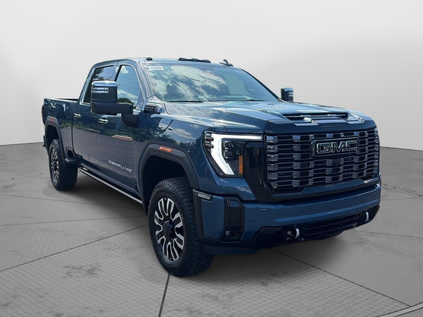 2026 GMC Sierra 2500HD photo 3 of 58