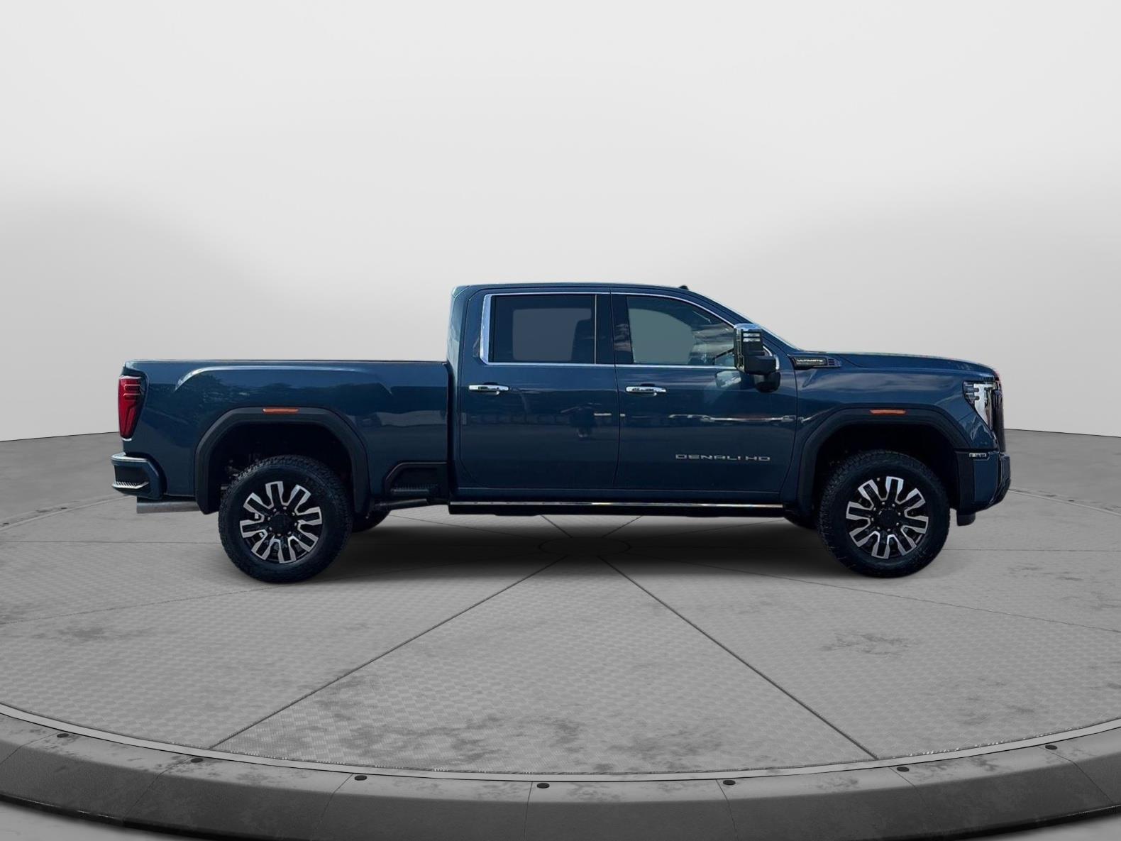 2026 GMC Sierra 2500HD photo 4 of 58