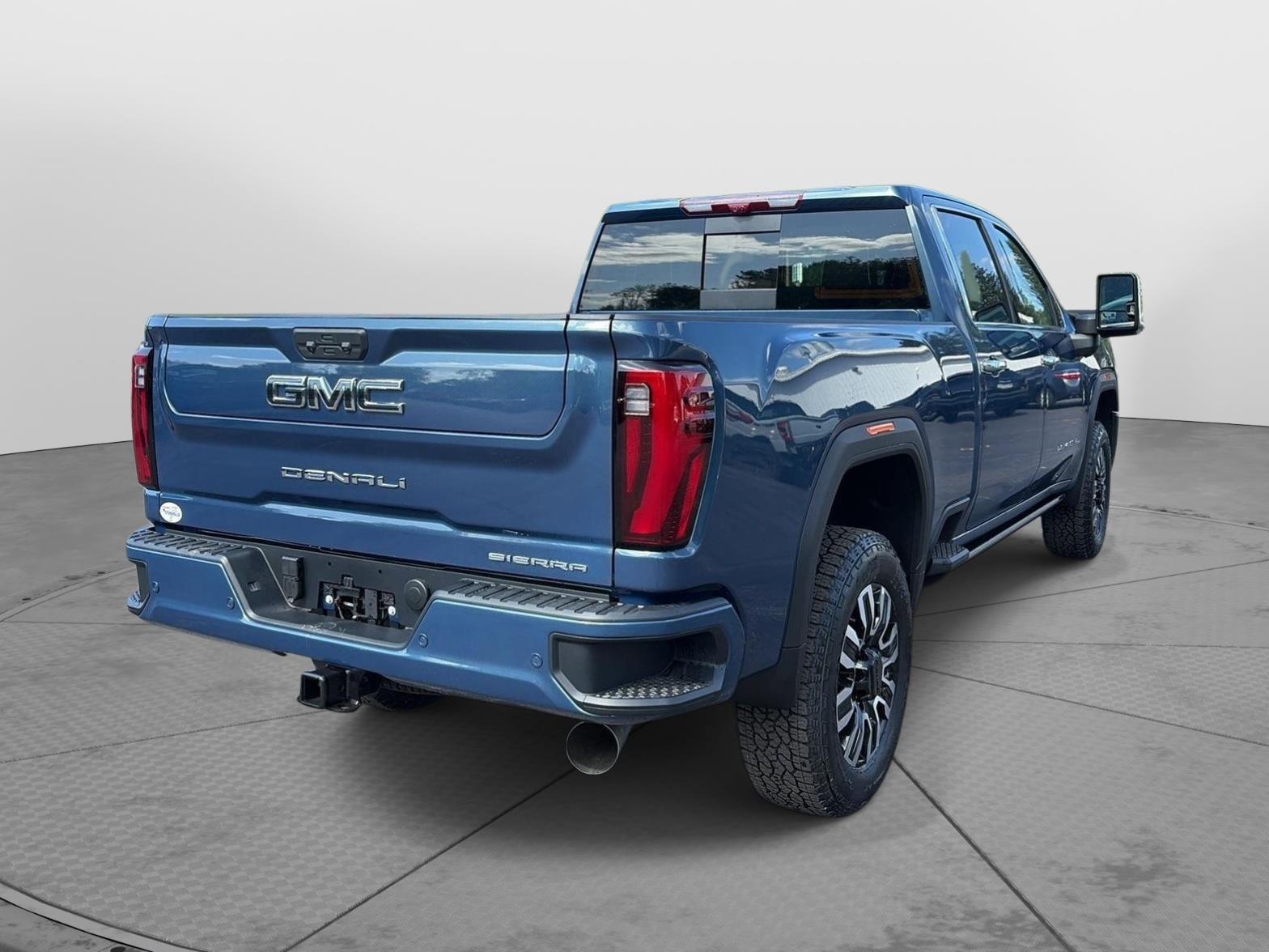 2026 GMC Sierra 2500HD photo 5 of 58