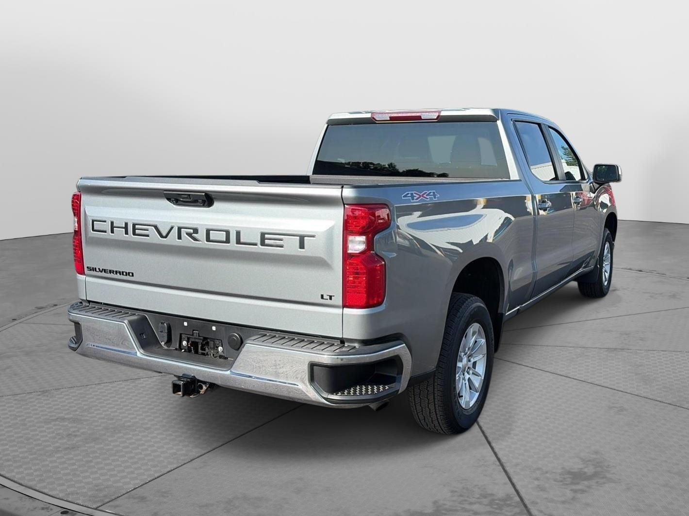 2023 Chevrolet Silverado 1500 LT - 4