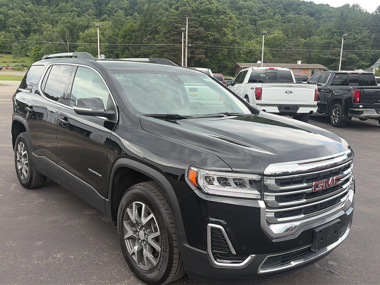 2023 GMC Acadia SLE - 2
