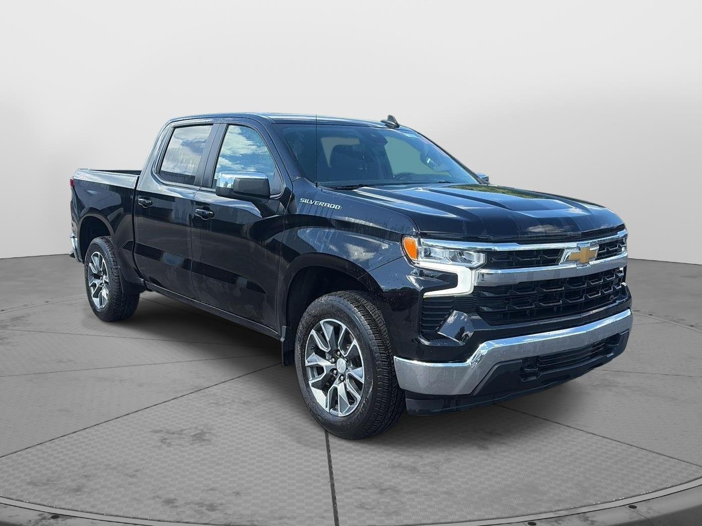 2024 Chevrolet Silverado 1500 LT - 2